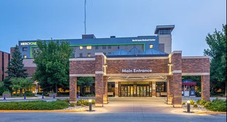Front entrance of MercyOne North Iowa Imaging in Mason City.